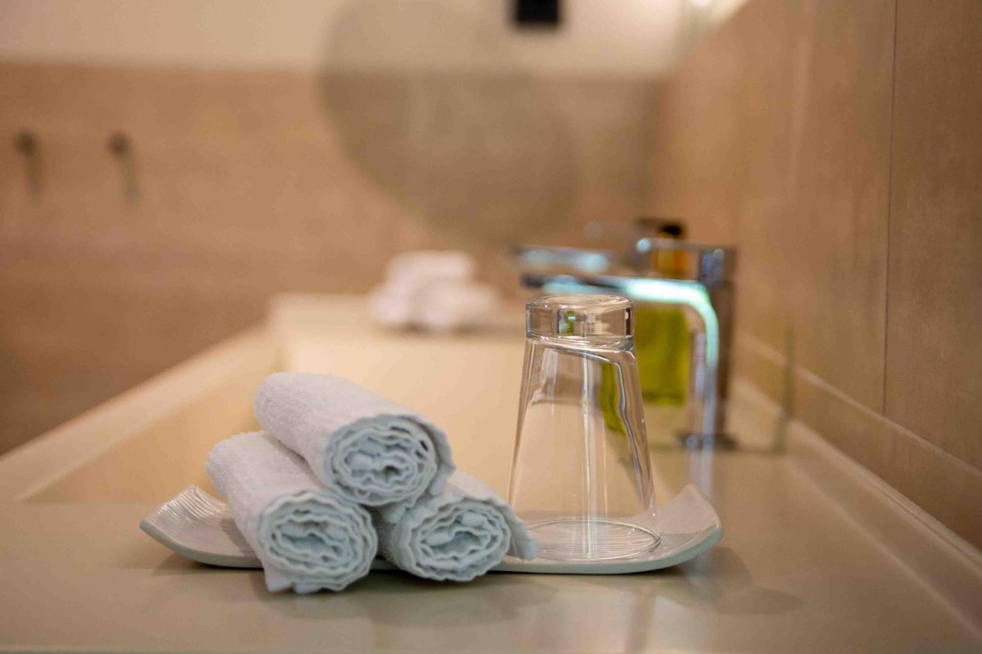 Seehotel Ketsch Шветцинген Экстерьер фото