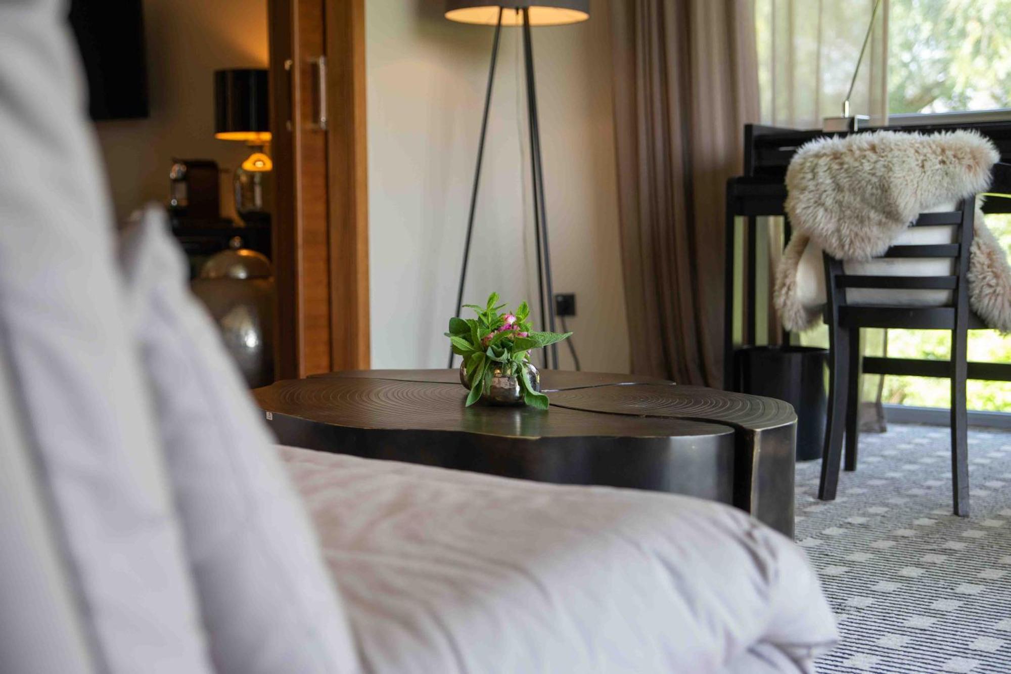 Seehotel Ketsch Шветцинген Экстерьер фото
