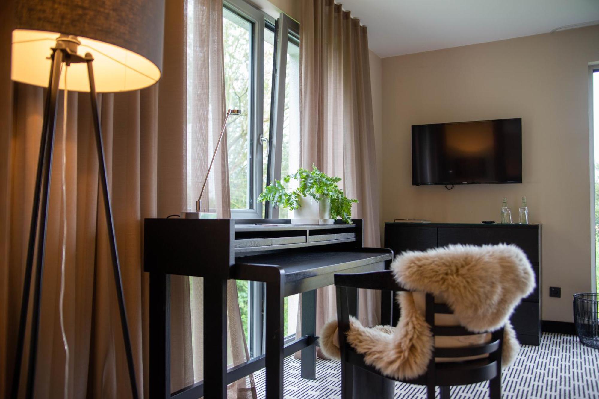 Seehotel Ketsch Шветцинген Экстерьер фото