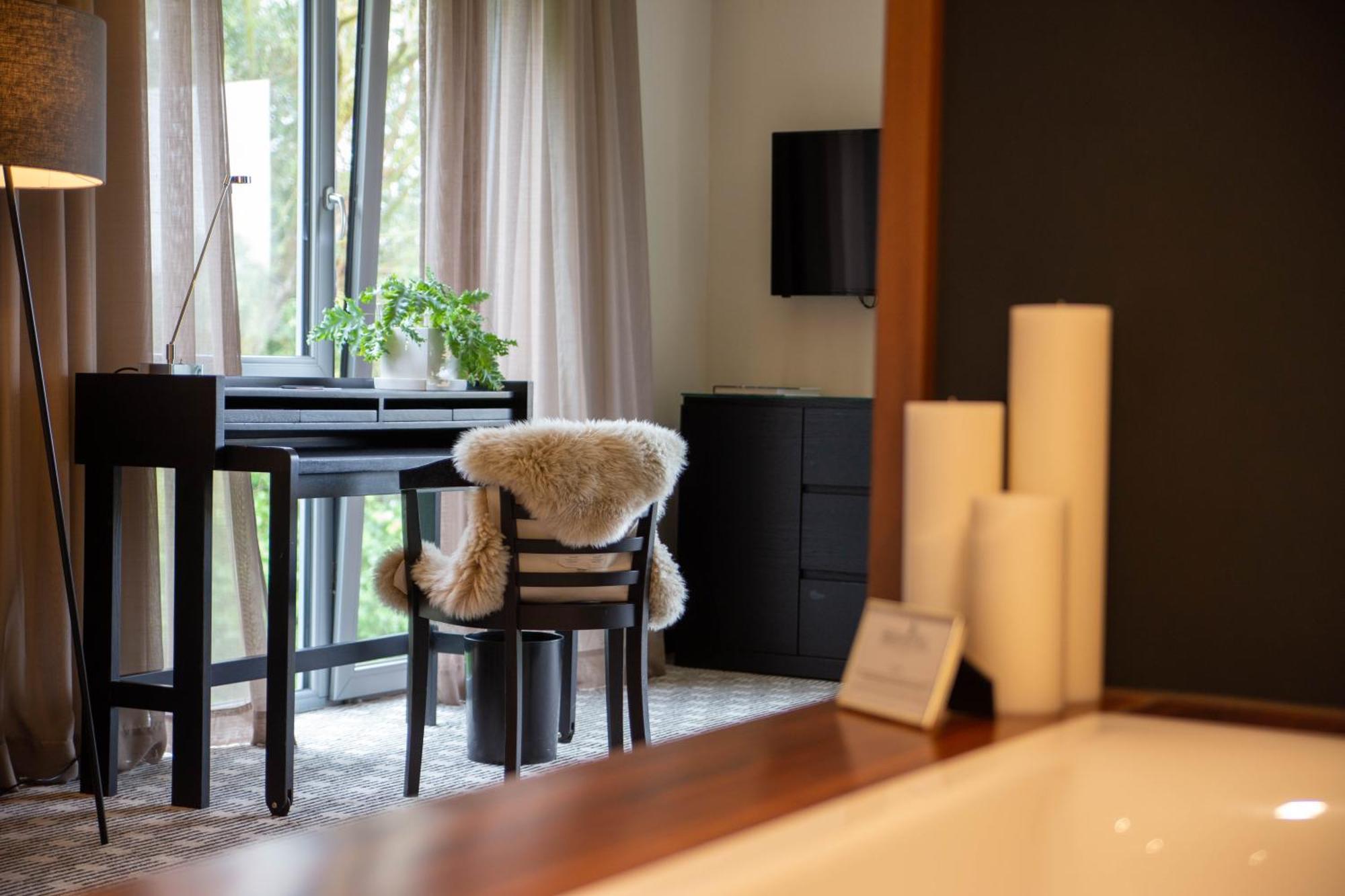 Seehotel Ketsch Шветцинген Экстерьер фото