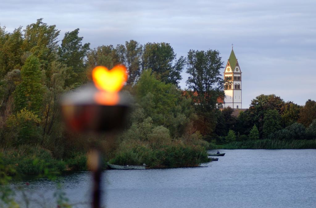 Seehotel Ketsch Шветцинген Экстерьер фото