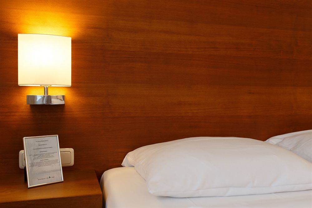 Seehotel Ketsch Шветцинген Экстерьер фото