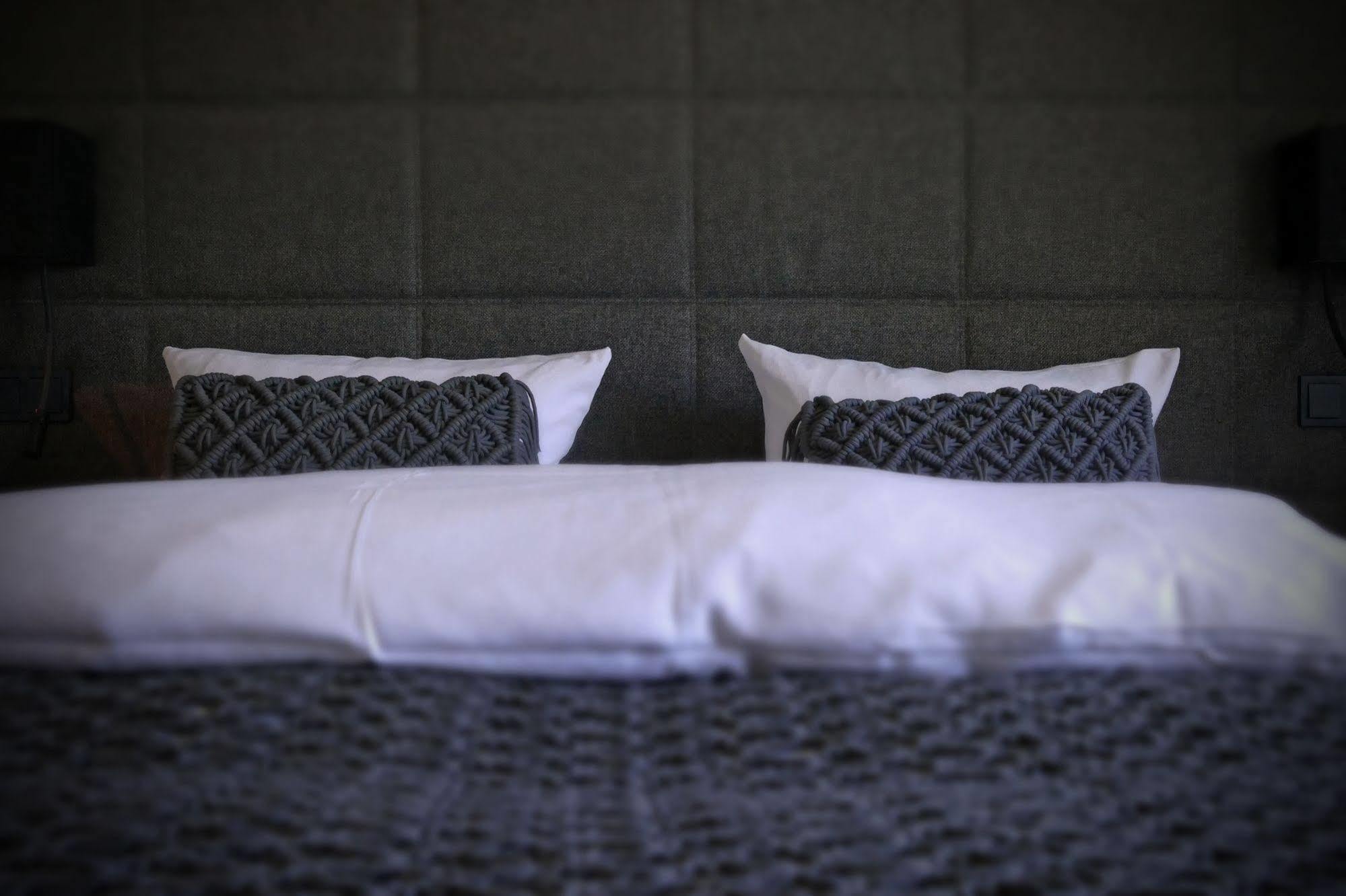 Seehotel Ketsch Шветцинген Экстерьер фото